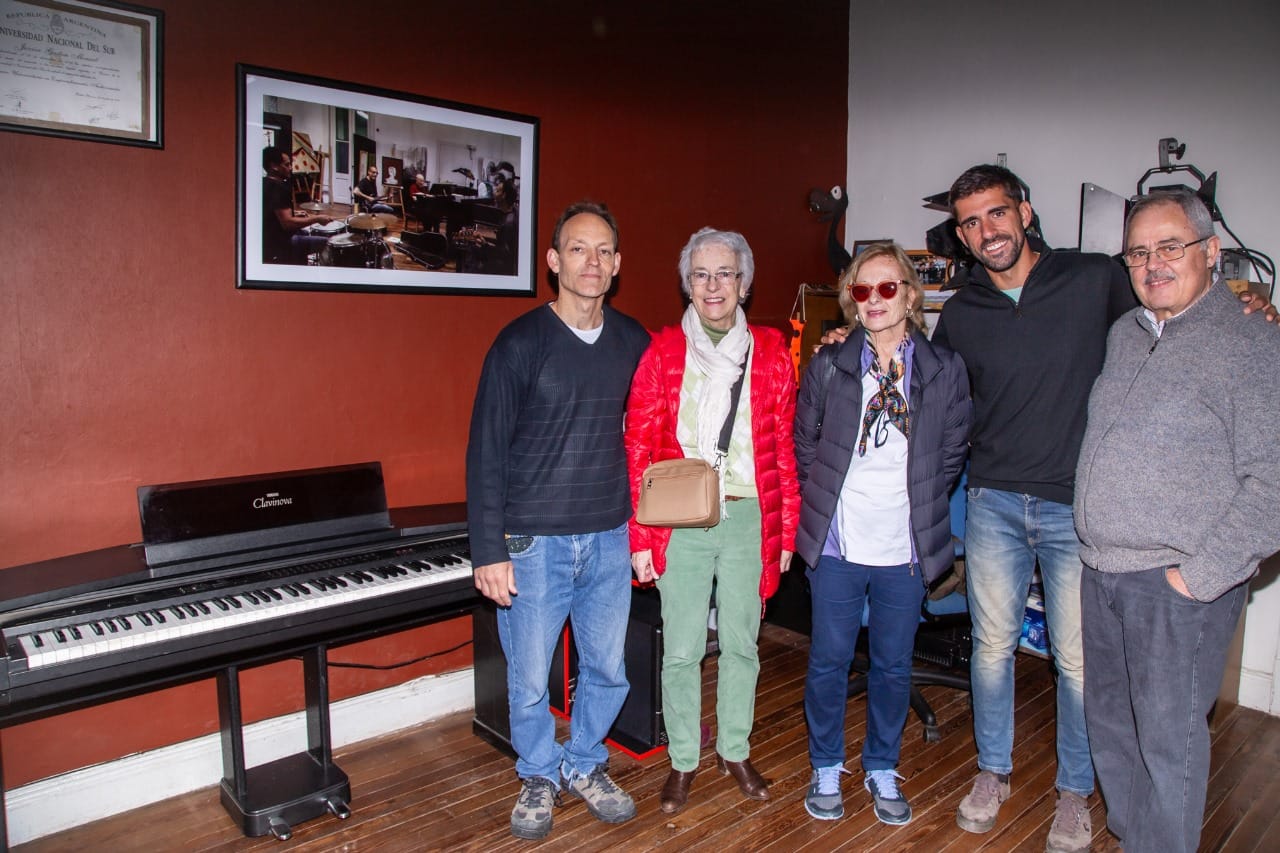 El Piano de Alfredo Chiste Encontró un Nuevo Hogar